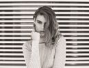 black and white female model 212 1250 950